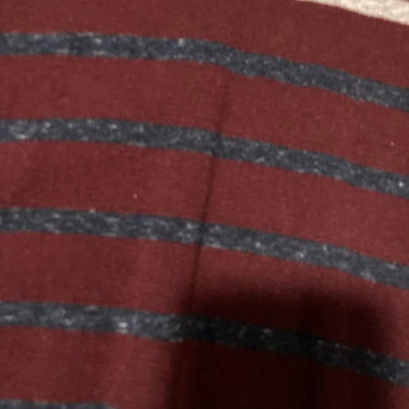 SALE 4 for $15 Gap sweater - Picture 2 of 2